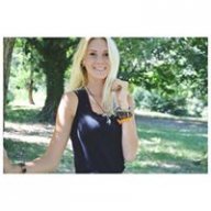 Laura30100