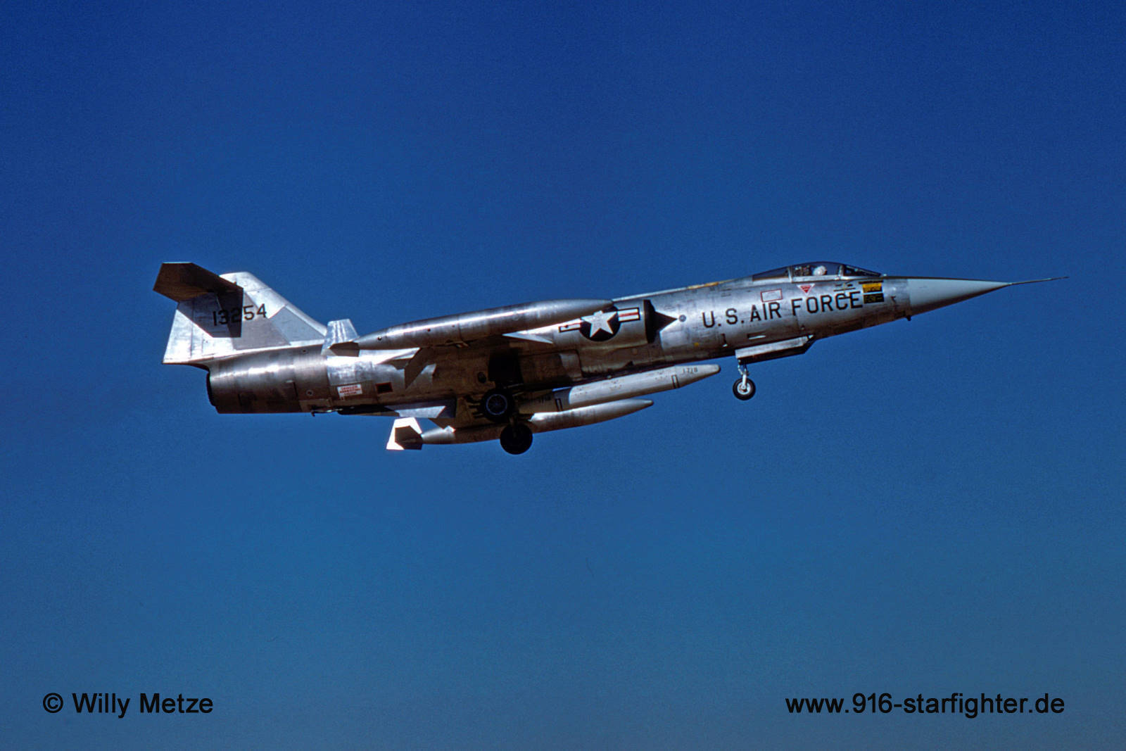 f104u13254.jpg