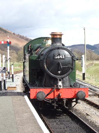 steam-train-5643-at-carrog.jpg