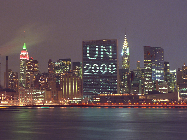 un2000b.jpg