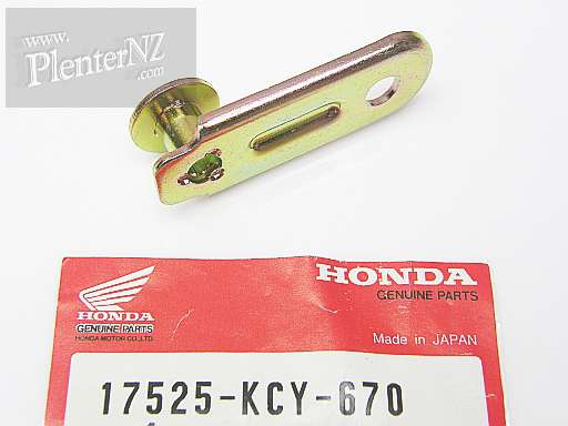 17525-KCY-670.jpg