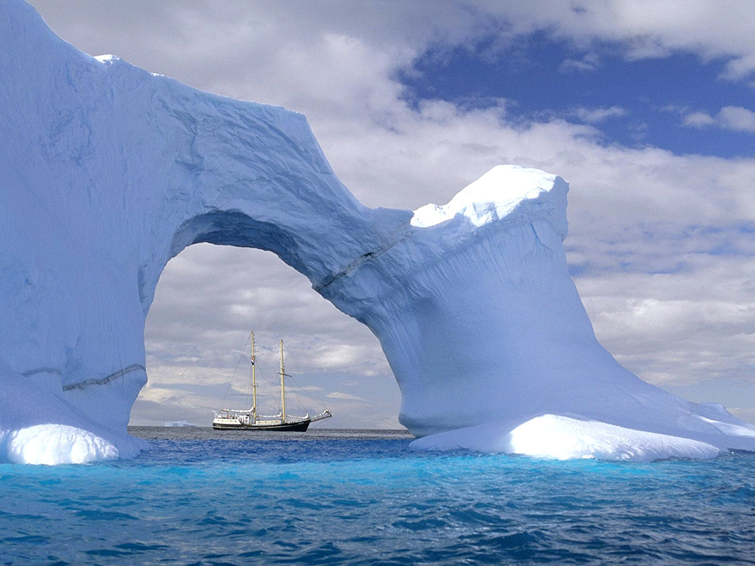 antarctique-voilier.jpg