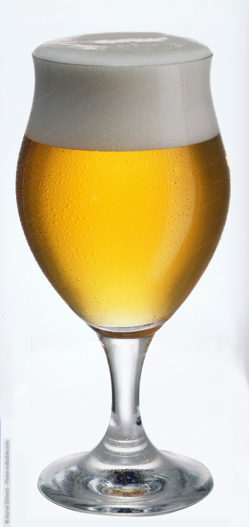 verre-de-biere-blonde-zBO66.jpg