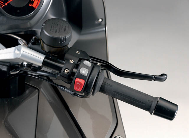 bmw-k1300gt-comodo-droit.jpg
