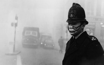 smog-policeman-with-mask.jpg