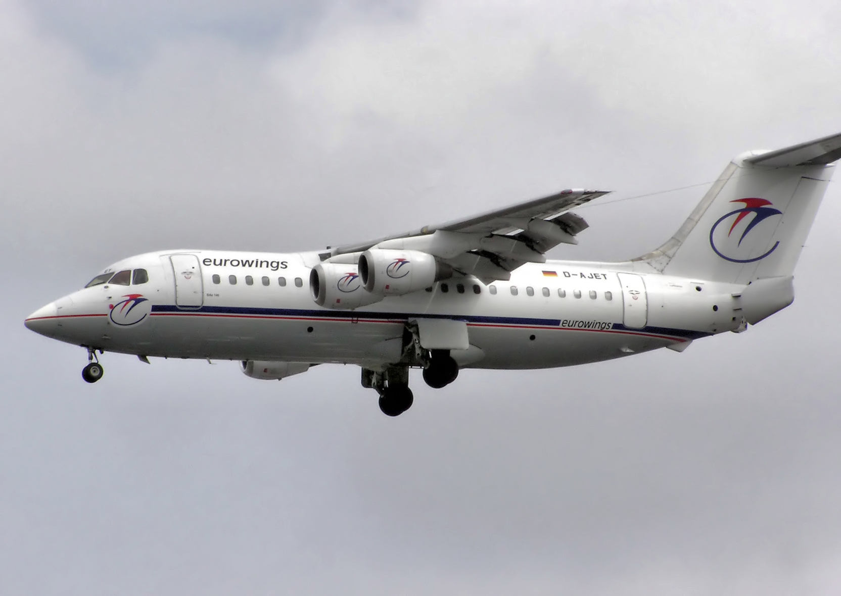 Eurowings.bae146.d-ajet.arp.jpg