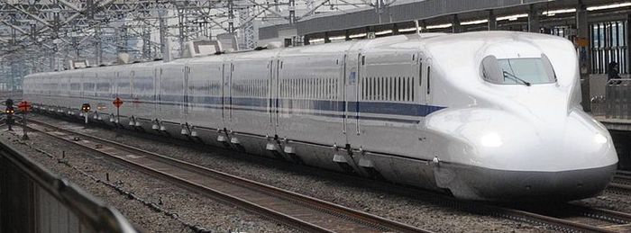 Shinkansen_700_01.jpg