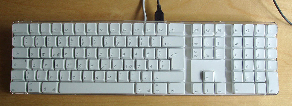 Apple_Pro_Keyboard_(open_top).jpg