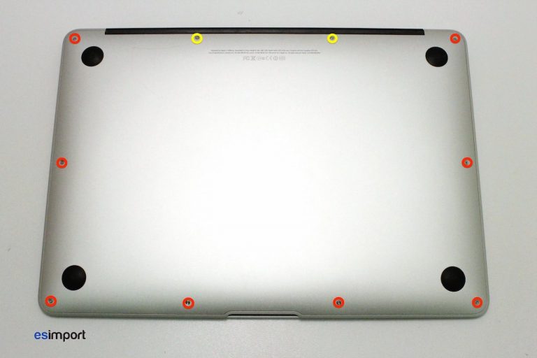 01-DEMONTAGE-COUVERCLE-DE-FOND-MACBOOK-AIR-A1466-MI-2013-768x512.jpg